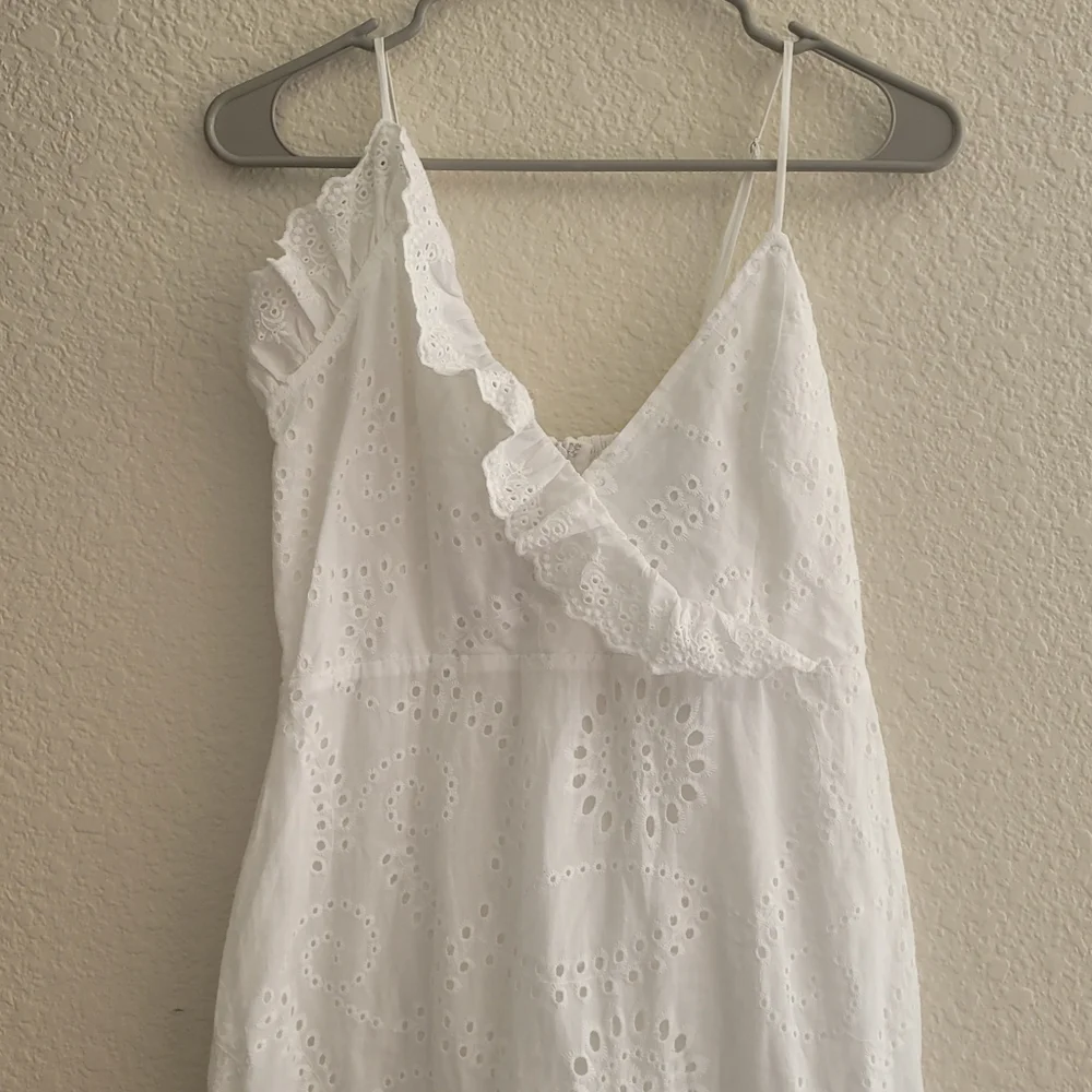 Lost + Wander NWT M White Petals of The Sky Midi Dress - Picture 3 of 8